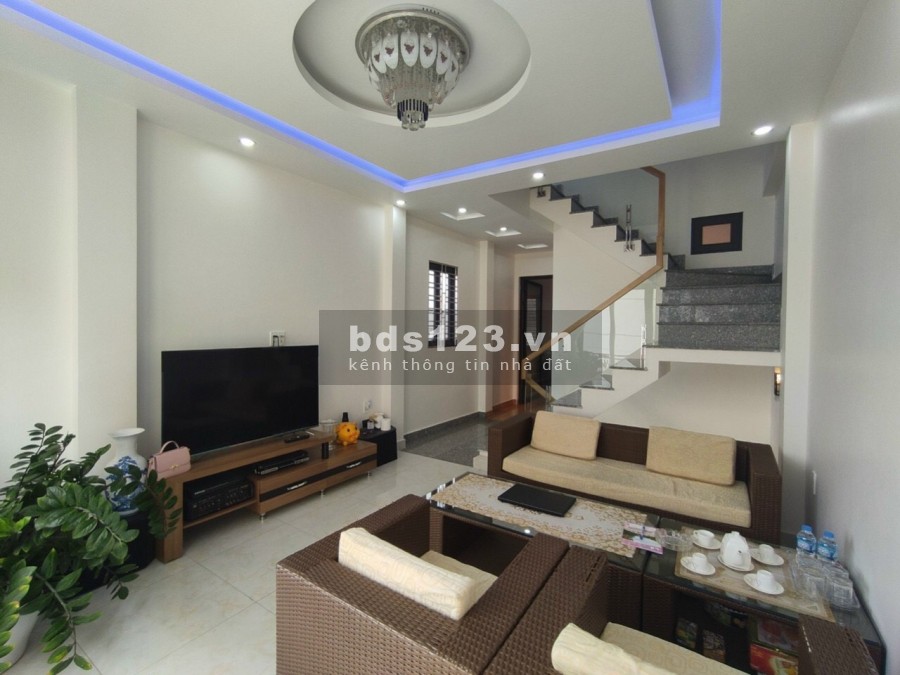 Bán nhà Hồng Tiến, an sinh đỉnh, dtsd 50m2, 5 tầng mt 4m giá chỉ hơn 4 tỷ, pháp lý rõ ràng