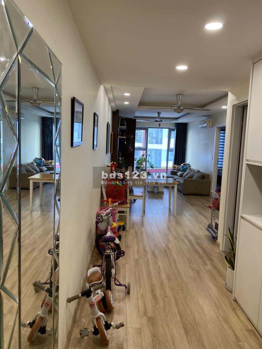 Bán căn hộ 2PN chung cư Imperial Plaza 360 Giải Phóng full nội thất giá 2.5 tỷ, bao phí