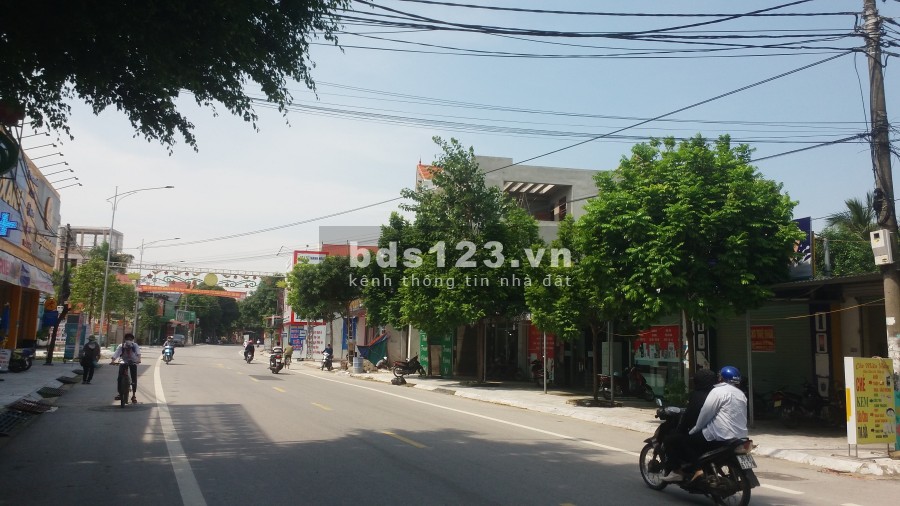 Cho thuê mặt bằng kinh doanh tại trung tâm thị trấn Hậu Lộc Thanh Hoá, dt 300m2, mặt đường 20m