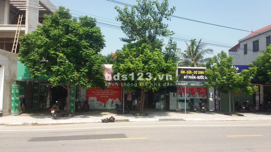 Cho thuê mặt bằng kinh doanh tại trung tâm thị trấn Hậu Lộc Thanh Hoá, dt 300m2, mặt đường 20m