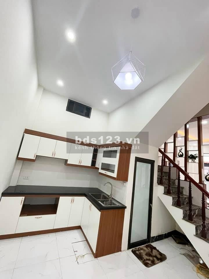 Nhà 2 mặt thoáng diện tích 34m2 4 tầng ngõ 139 Nguyễn Ngọc Vũ, chỉ 4.35 tỷ. LH 0392969999