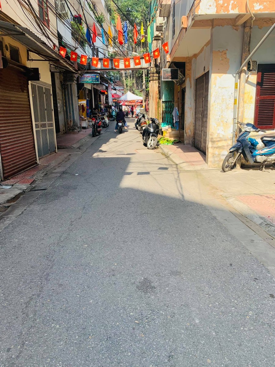 Bán nhà chỉ nhỉnh 1 tỷ có hộ khẩu Hai Bà Trưng, gần phố Cổ nhà nhỏ xinh, đúc 5 tầng kiên cố