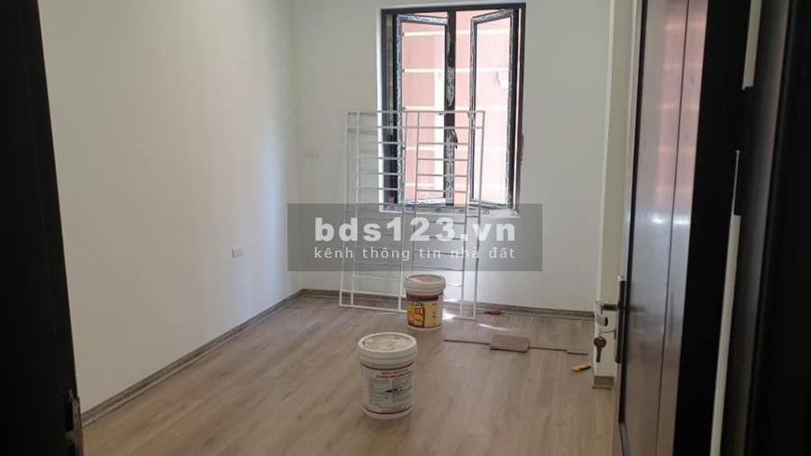 Nhà mặt tiền rộng 6m, dtsd 50m2 4 tầng ngõ 445 Nguyễn Khang chỉ 5,2 tỷ, LH 0392969999