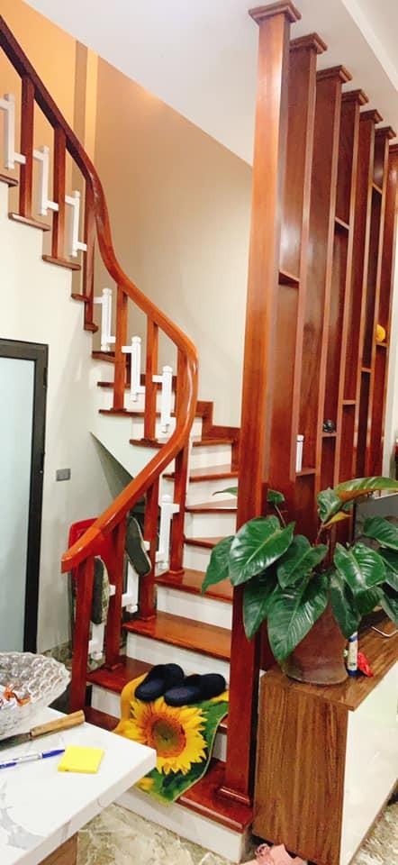 Bán nhà đẹp Nguyễn Sơn để lại toàn bộ nội thất, diện tích 30m2 giá 3.8 tỷ đúc 5 tầng thoáng