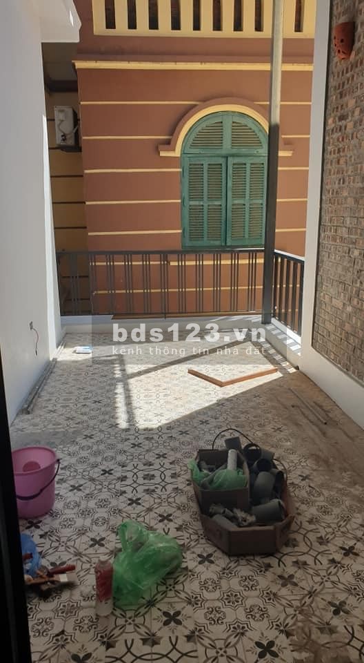 Nhà mặt tiền rộng 6m, dtsd 50m2 4 tầng ngõ 445 Nguyễn Khang chỉ 5,2 tỷ, LH 0392969999