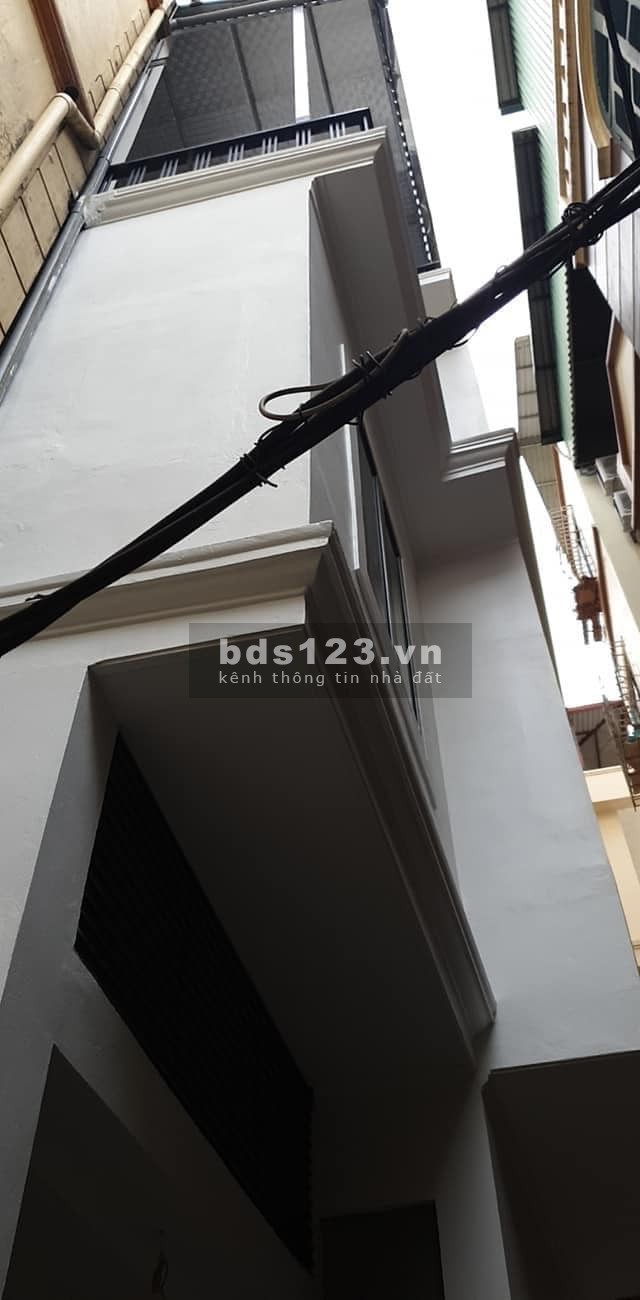 Nhà mặt tiền rộng 6m, dtsd 50m2 4 tầng ngõ 445 Nguyễn Khang chỉ 5,2 tỷ, LH 0392969999