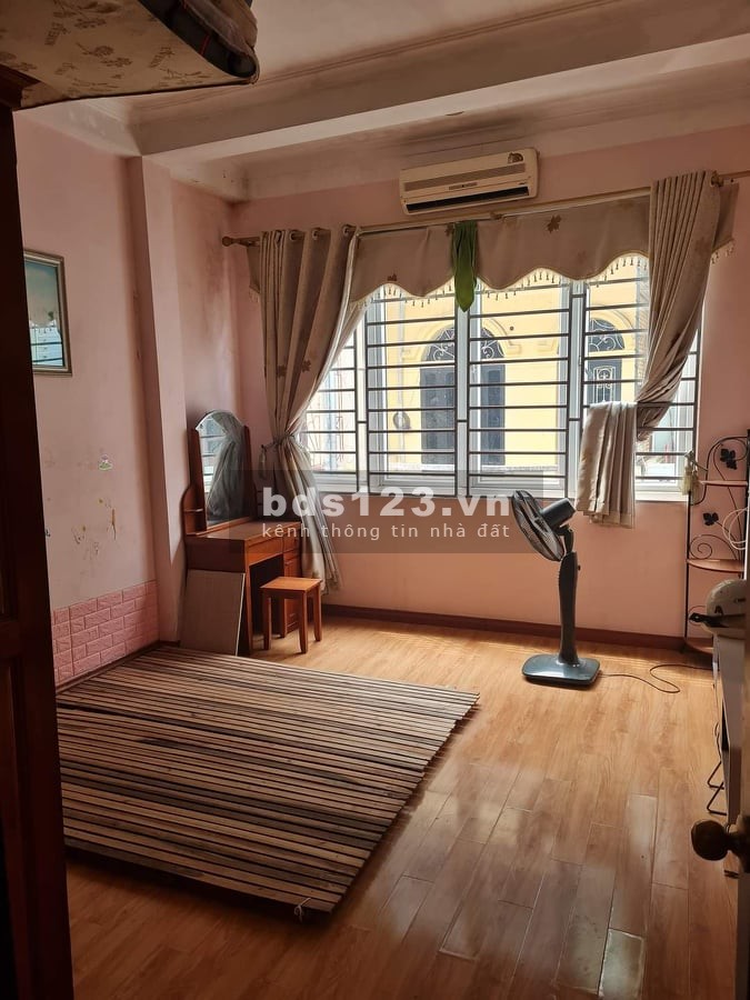 Cần bán nhà nguyên căn Tô Vĩnh Diện dt 40m2 giá 5.25 tỷ 10m ra phố khu dân trí cao