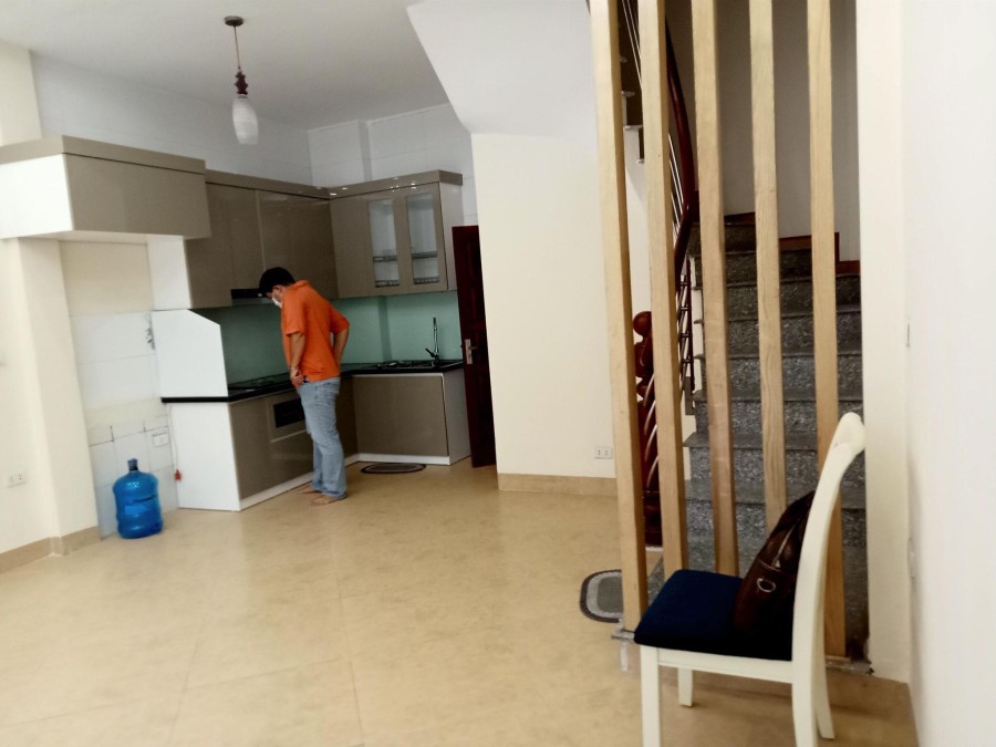 Ngọc Thuỵ ngõ như Phố, ô tô tránh, 35m, 5 tầng, mt 4.8m. LH 0909258391