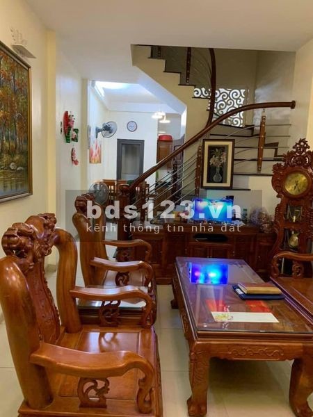 Bán nhà phố Minh Khai, diện tích 32m2, 4 tầng hai mặt thoáng ngõ ô tô, giá bán 2.4 tỷ
