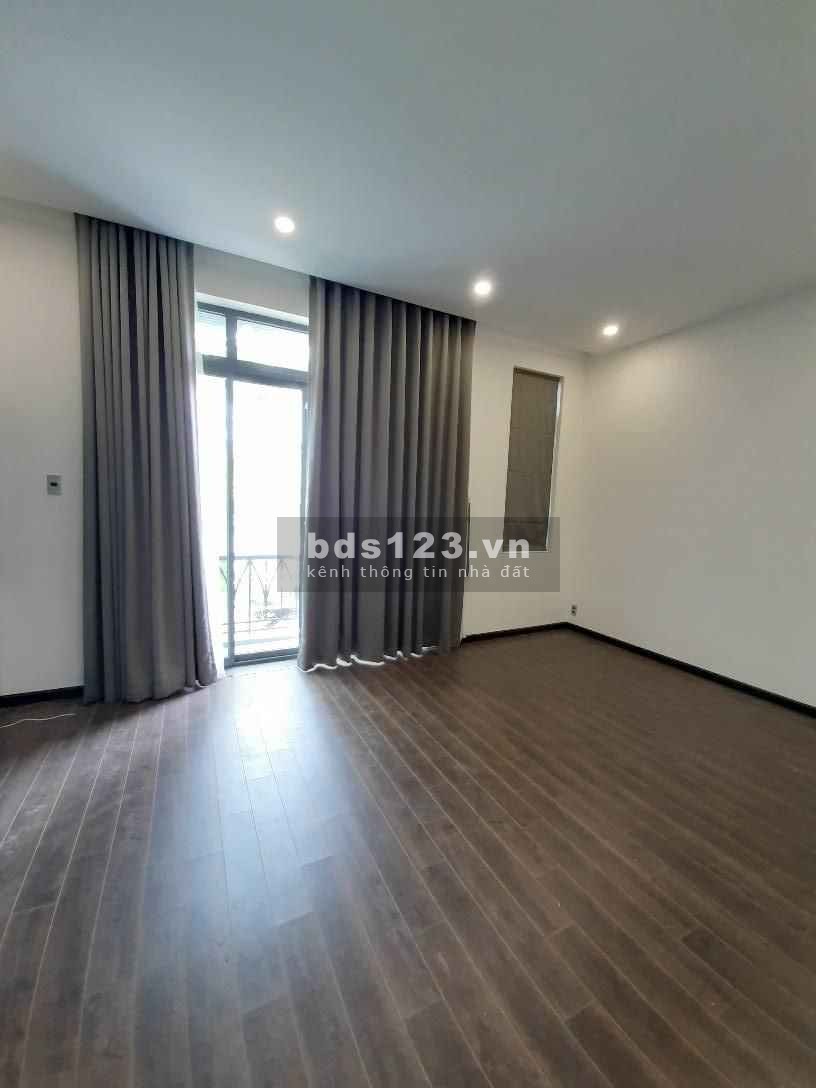 Bán gấp nhà diện tích 49m2 4 tầng mặt bằng kinh doanh Lý Thường Kiệt giá rẻ 7.6 tỷ