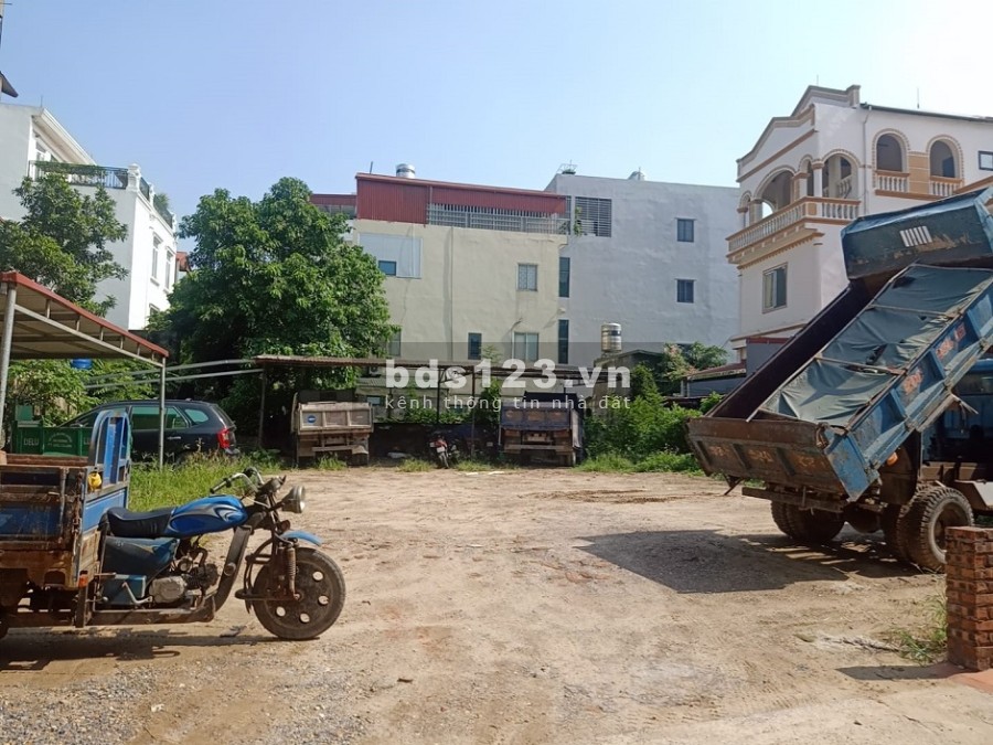 Bán đất ở phường Đức Giang Long Biên diện tích 410m2, giá rẻ tiện đầu tư, sổ bán giao ngay