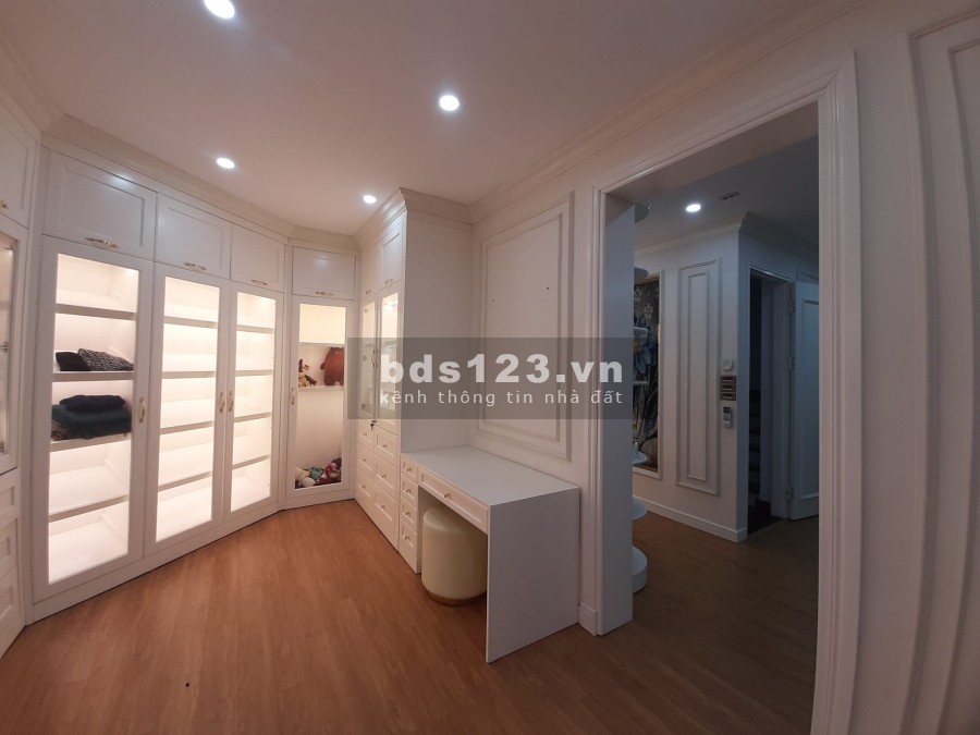 Bán biệt thự nhà vườn 671 Hoàng Hoa Thám mới đẹp dt 129m2 mặt tiền 5.9m, giá 5.5 Tỷ