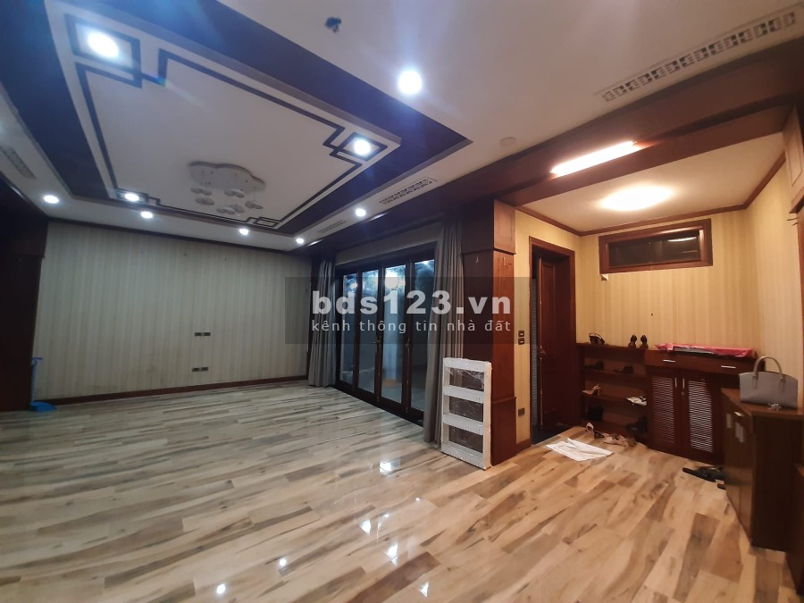Bán biệt thự nhà vườn 671 Hoàng Hoa Thám mới đẹp dt 129m2 mặt tiền 5.9m, giá 5.5 Tỷ
