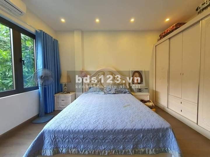 Cần bán nhà Nguyễn Khang 52m 5 tầng, ngõ thẳng tắp. 5.6 tỷ
