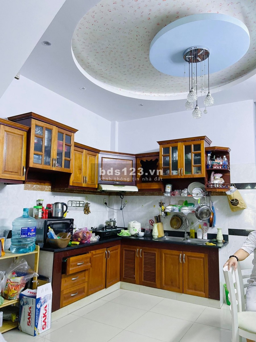 Bán gấp mùa dịch nhà Ni Sư Huỳnh Liên, Tân Bình diện tích sử dụng 42m2, 3 tầng, giá rẻ