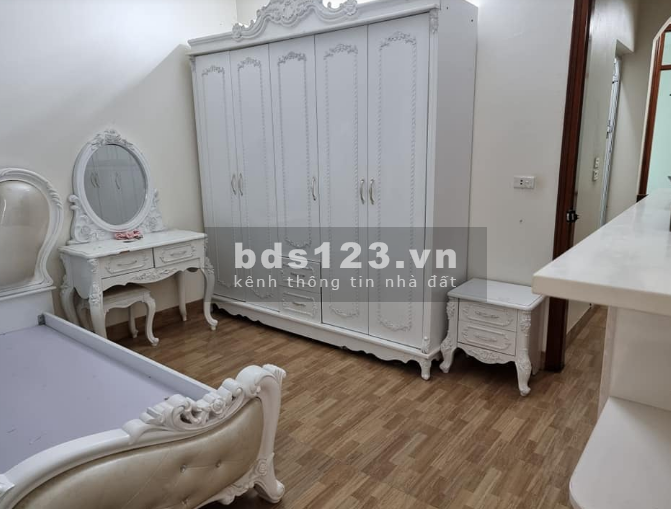 Nhà đẹp có 102 Quận Cầu Giấy diện tích 38m2 mặt tiêng 4m ô tô morning đỗ giá bán 4 tỷ