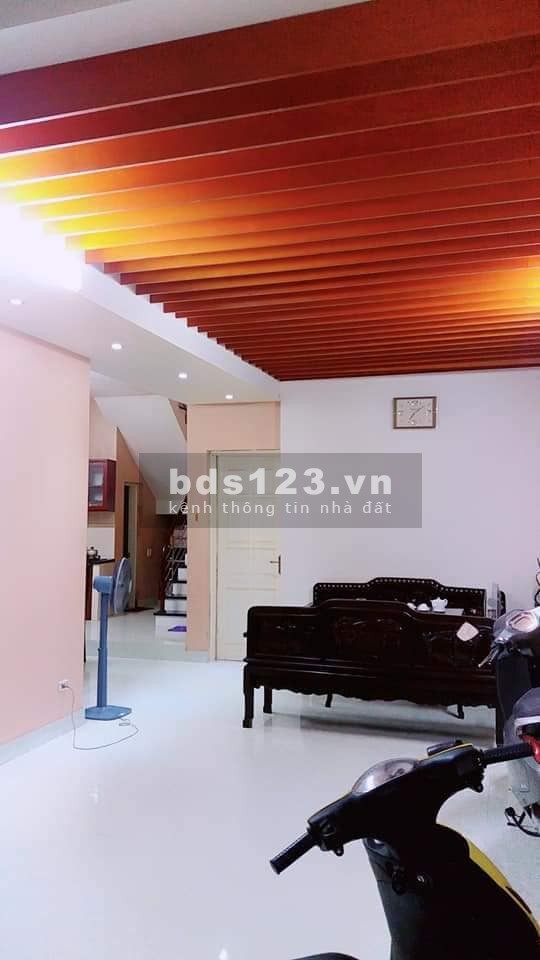 Bán nhà La Khê đưởng rộng có gara ô tô sổ dt 100m2 giá bán 7.3 tỷ, đúc 3 tầng kiên cố