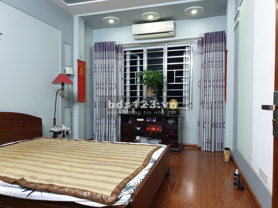 Bán nhà lô góc,ô tô vào nhà,đường thông phố Ngọc Thụy, Long Biên, 95m2, 4 tầng, giá 8,1 tỷ