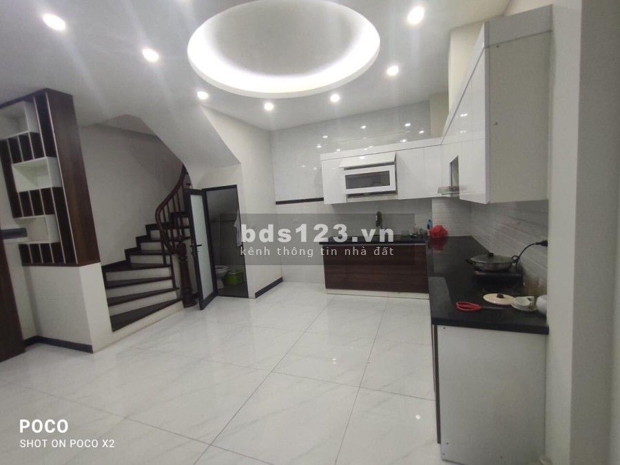 (Cực hiếm) - bán nhà Cầu Giấy, 3 bước ra phố, tiện ích ngập tràn MT 4,2m, 50m2 giá tốt