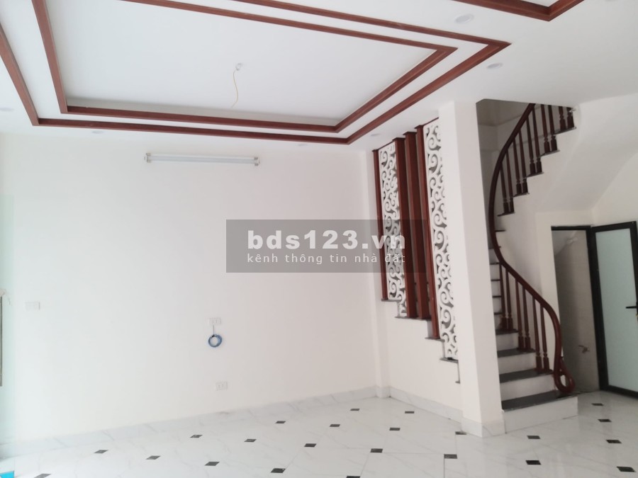 Bán nhà nguyên căn Nguyễn Chính diện tích 45m2, 5 tầng, mặt tiền 6.5m, giá bán 5.3 tỷ, lhcc
