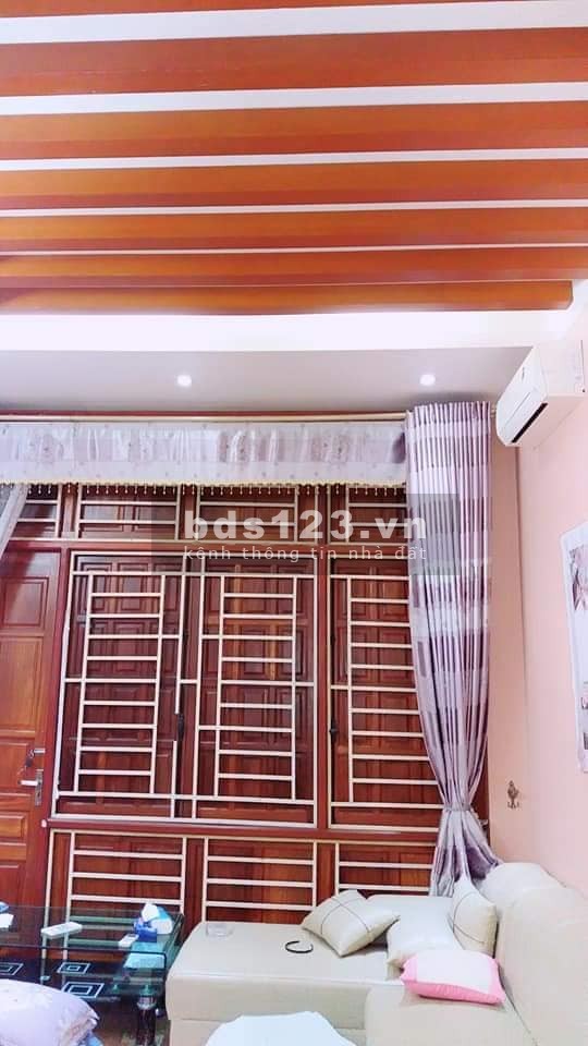 Bán nhà La Khê đưởng rộng có gara ô tô sổ dt 100m2 giá bán 7.3 tỷ, đúc 3 tầng kiên cố