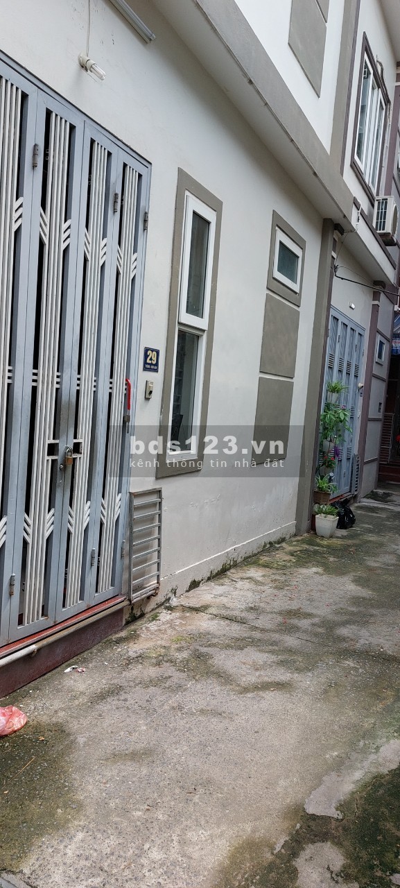 Bán nhà Quận Hoàng Mai, mặt tiền an ninh tốt giá bán 4 tỷ, liên hệ xem nhà 090418351