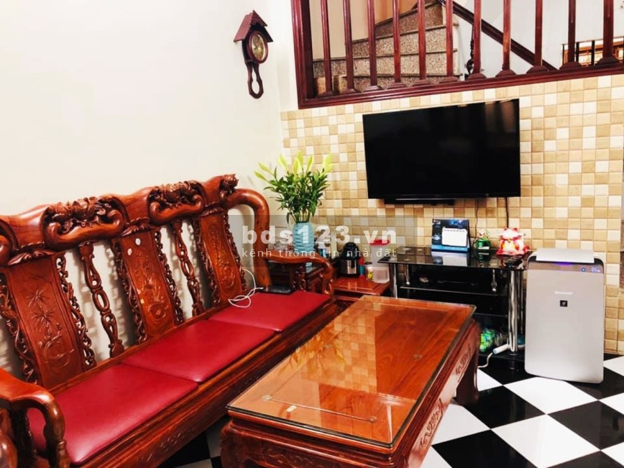 Ngôi nhà đẹp Hai Bà Trưng, Hà Nội, DT 32m2 x 5 tầng, MT 4,7m