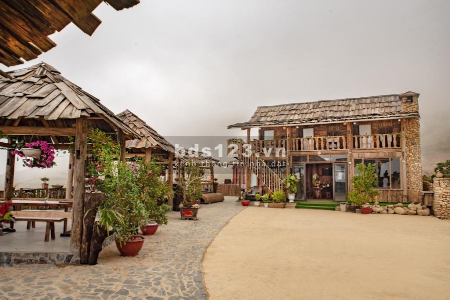 Bán homestay mặt TL 152 view thung lũng Mường Hoa giá cắt lỗ