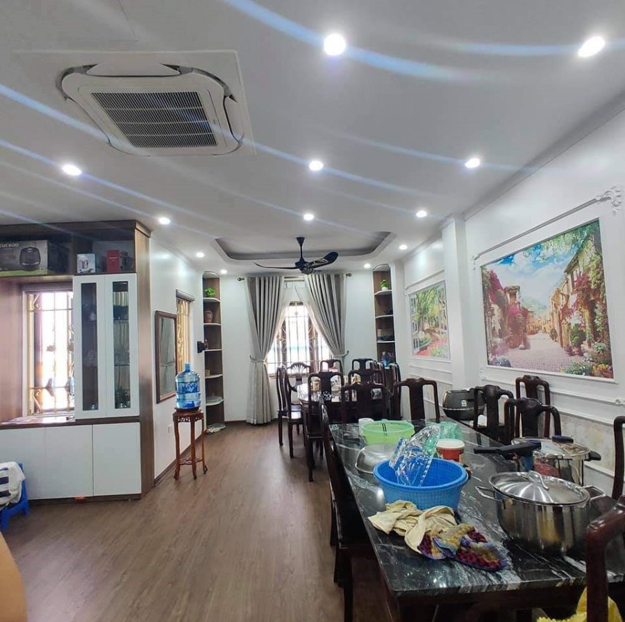 Mặt Vạn Bảo, mặt tiền 9m, diện tích sử dụng 72m2, 8 tầng, giá nhỉnh 34 tỷ, ở và kinh doanh