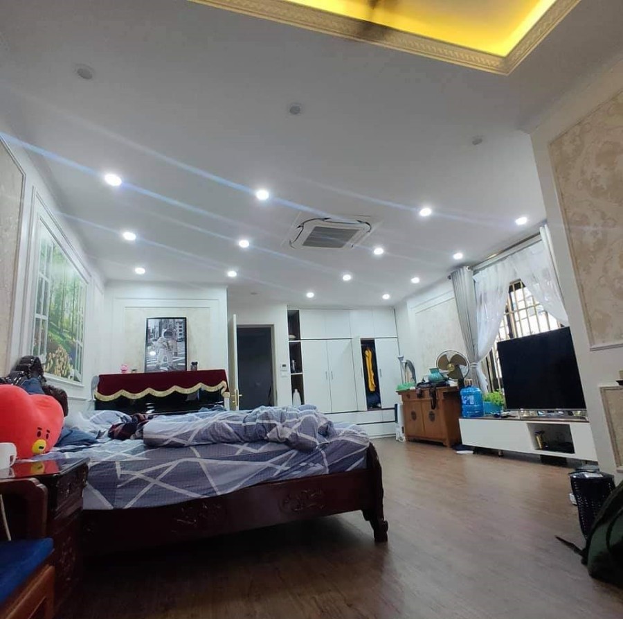 Mặt Vạn Bảo, mặt tiền 9m, diện tích sử dụng 72m2, 8 tầng, giá nhỉnh 34 tỷ, ở và kinh doanh