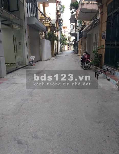 Nhà đẹp có 102 Quận Cầu Giấy diện tích 38m2 mặt tiêng 4m ô tô morning đỗ giá bán 4 tỷ