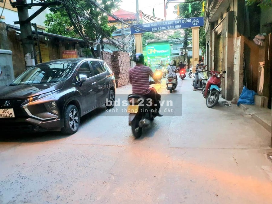 Bán nhà Quận Hoàng Mai, giá rẻ dtsd 40m2, 5 tầng kinh doanh ô tô tránh, giá bán 4 tỷ