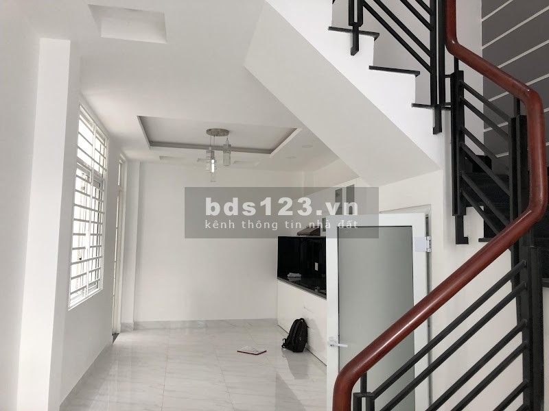 Bán nhà 2 mặt tiền hẻm xe hơi Nguyễn Văn Đậu, Quận Bình Thạnh, dtsd 52m2, đúc 5 tầng