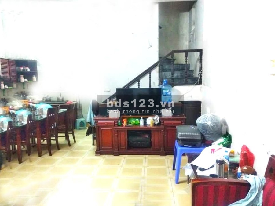 Bán nhà 4 tầng phố Cầu Giấy, diện tích sử dụng 68m2, giá rẻ 5 tỷ 6 có thương lượng