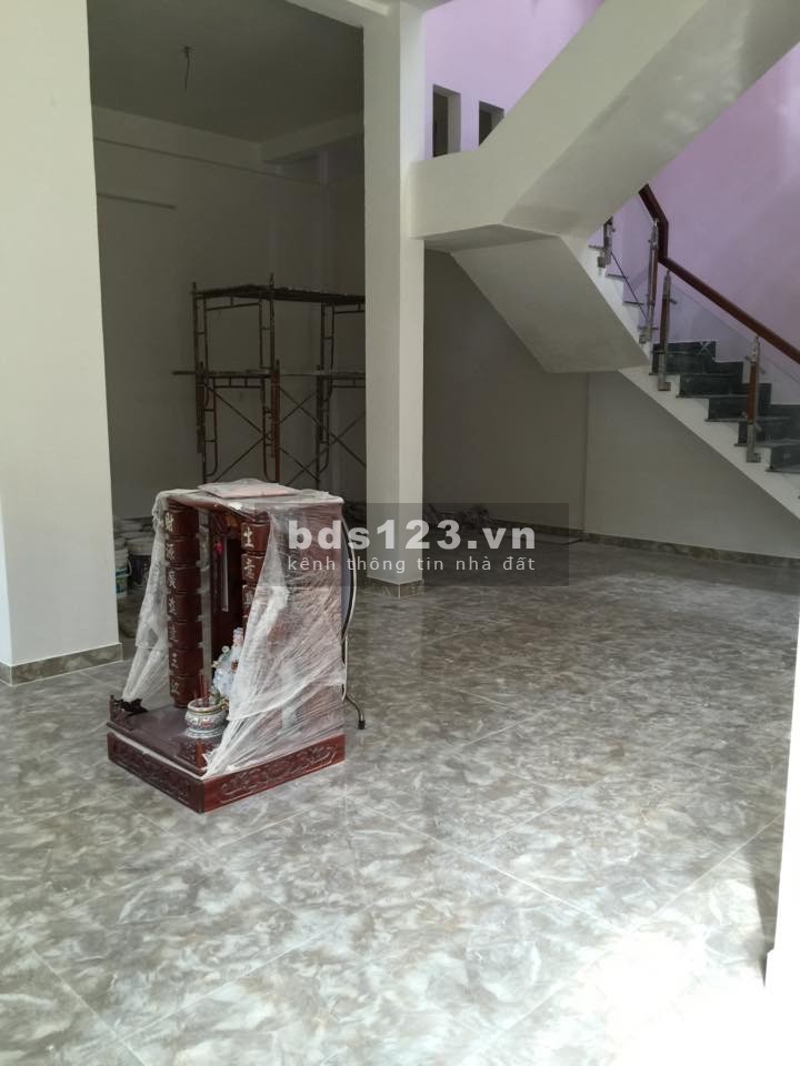 Cho thuê mặt bằng 2 mặt tiền, cặp hẻm, giá thuê thoả thuận nhanh, vị trí tiện kinh doanh