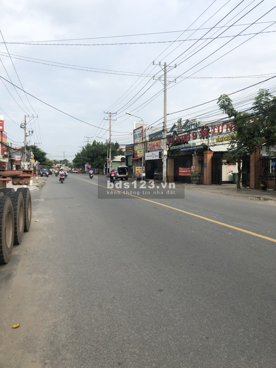 Nhà vị trí đẹp, Kinh doanh tốt, mặt tiền đường 22/12 Thuận An khu sầm uất, xe ra vào nhiều