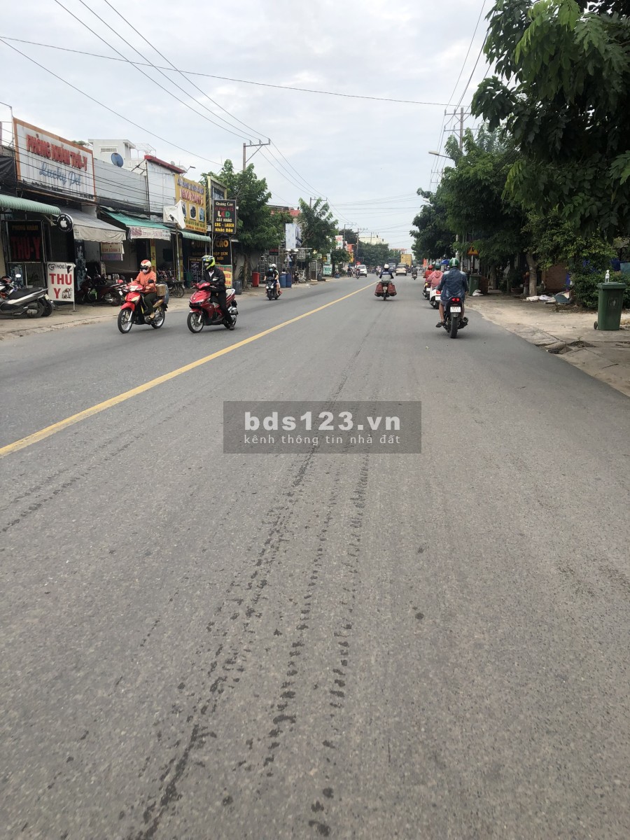 Nhà vị trí đẹp, Kinh doanh tốt, mặt tiền đường 22/12 Thuận An khu sầm uất, xe ra vào nhiều