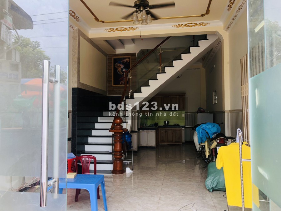 Cho thuê nhà gần chợ 1 trệt 1 lầu diện tích sử dụng 100m2, ký hợp đồng chính chủ, bàn giao ngay