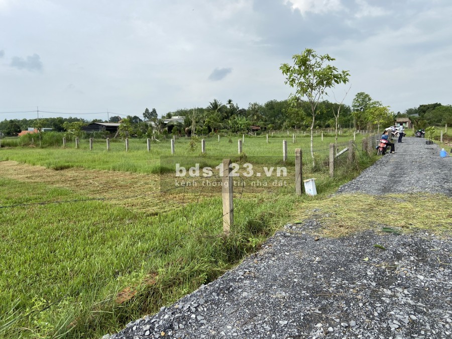 Đất vườn Củ Chi xã Nhuận Đức 615m2 giá rẻ 1ty280 SHR công chứng sang tên ngay