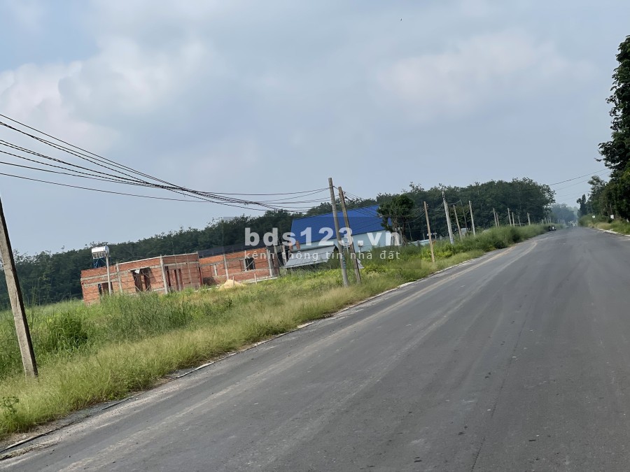 Cần tiền kinh doanh nên sang lại lô đất cách Cao Bá Quát 100m ngay Chơn Thành Bình Phước. 500 triệu