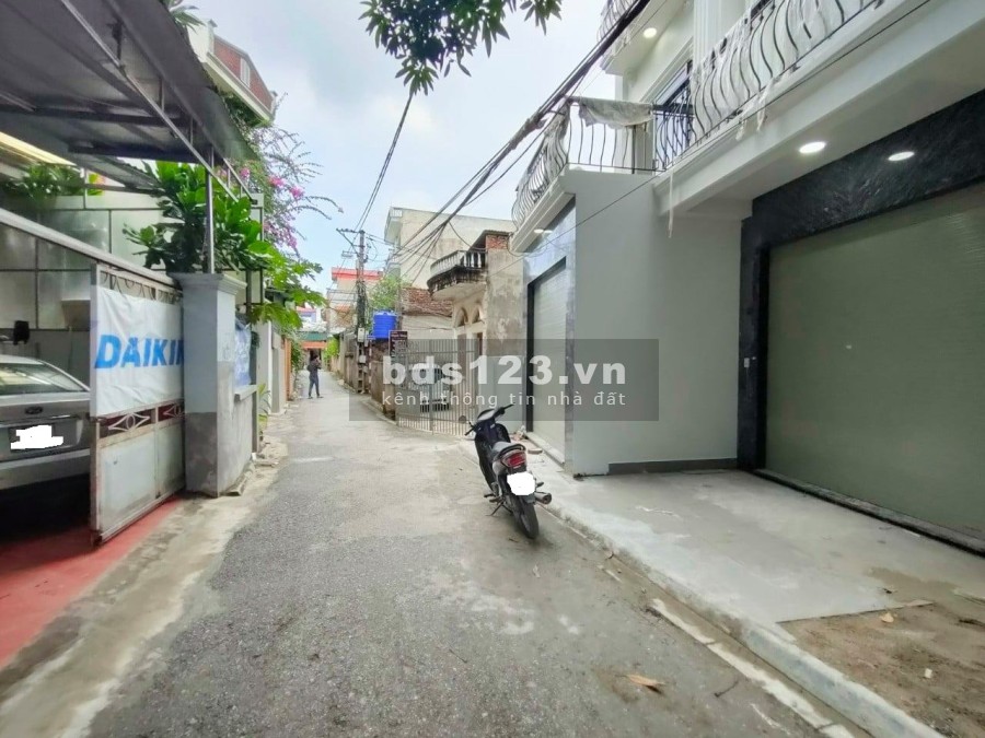 Nhà vừa xây xong, 4 tầng ngõ ô tô qua, tại Phúc Lợi, Quận Long Biên liên hệ 0986017201
