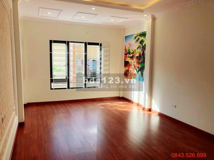Bán nhà phố Hoàng Mai, gara ô tô - ngõ thông - lô góc, 35m2 nhỉnh 4 tỷ.