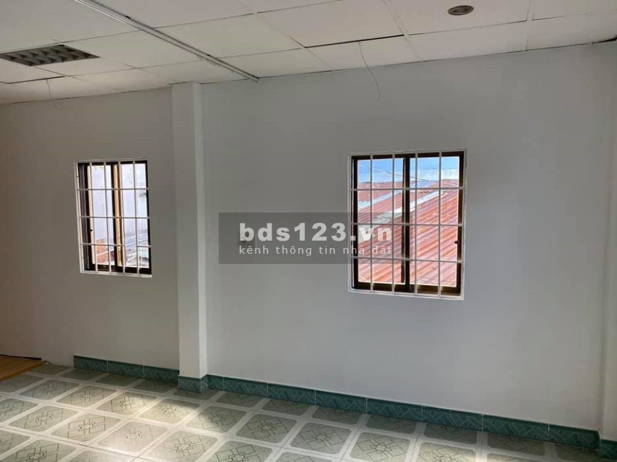 Diện tích 36m2 ngay Hồng Lạc Quận Tân Bình, hẻm xe hơi trước nhà, giá bán chỉ 2 tỷ 9
