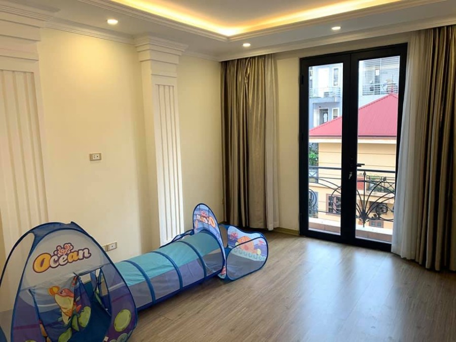 Bán nhà Nguyễn khánh toàn 90m 6 tầng thang máy tiện ích ngập tràn. SĐCC