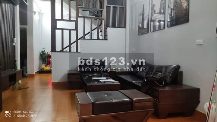 Bán nhà Ngọc Thuỵ đường rộng xe ba gác chạy thoải mái, dtsd 52m2, 5 tầng đúc, giá 3.9 tỷ
