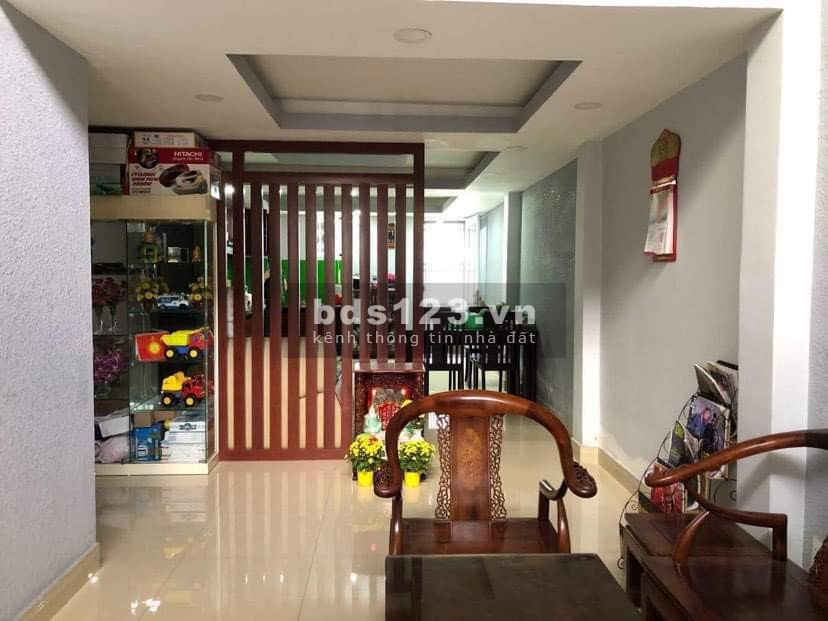 Cần bán gấp nhà Quận 8 hẻm xe tải cách mặt tiền chỉ 20m, giá tốt đầu tư, khu dân cư hiện hữu