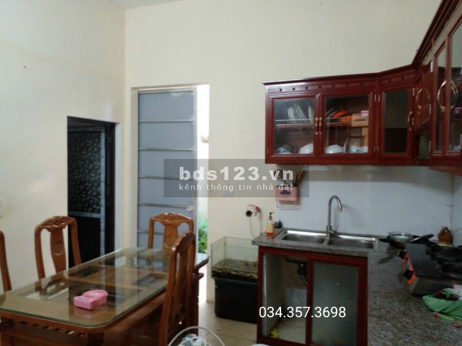 Bán nhà gần đại học FPT Hoà Lạc diện tíh 114m2, full thổ cư giá bán 1.6 tỷ, ô tô vào nhà