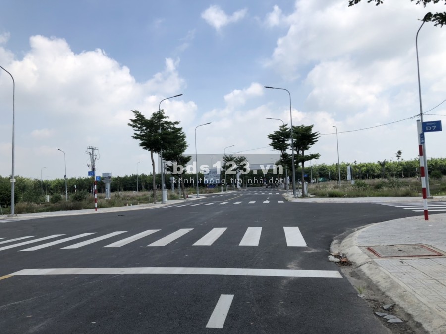 Kẹt tiền cần bán gấp lô đất khu nhà ở tân lập sổ hồng riêng giá 900 triệu dt 80m2 lh 0967068799