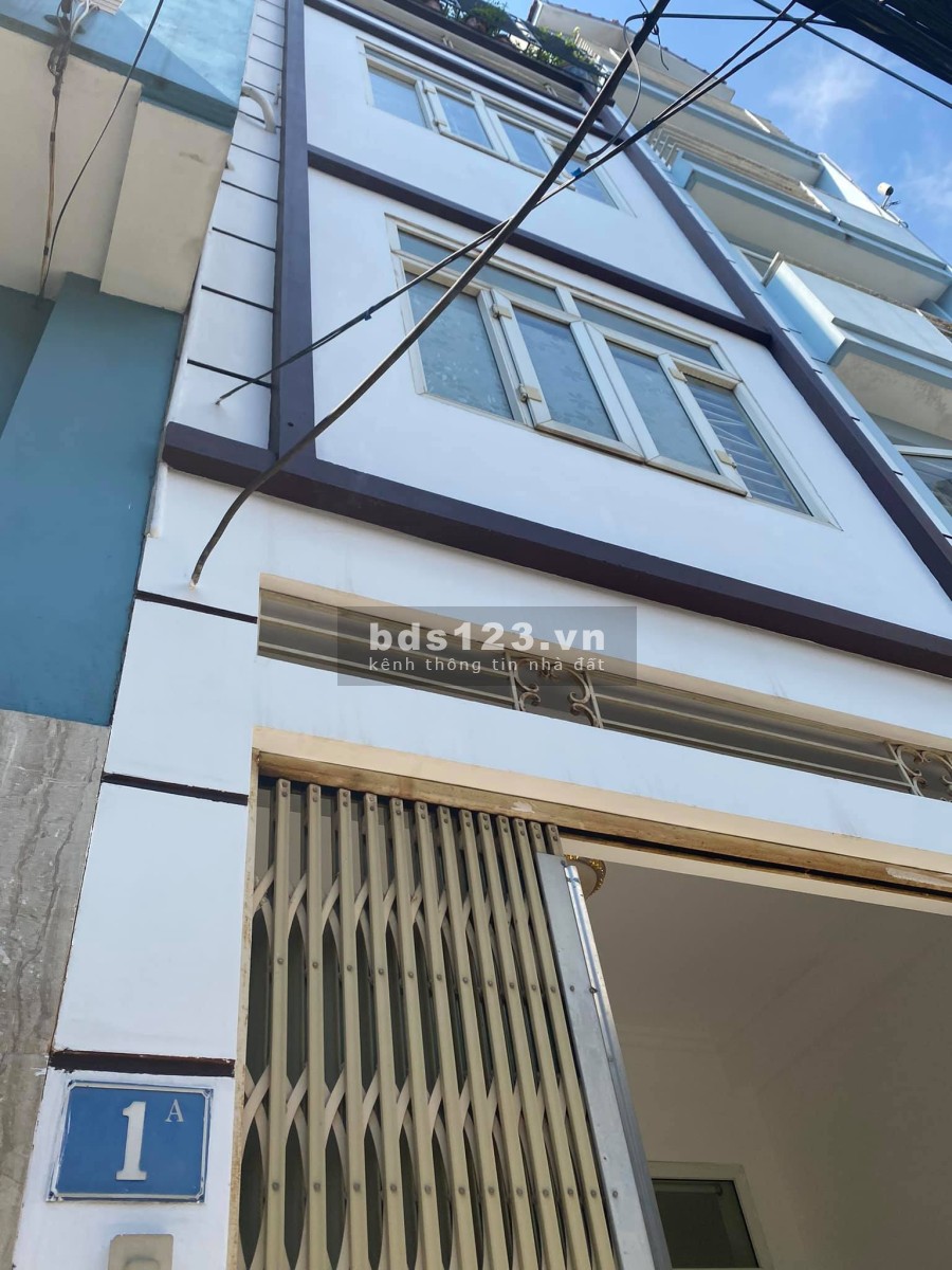 Bán nhà nguyên căn Trung Kính, hiếm có vị trí đẹp, nhà đẹp long lanh, diện tích 37m2, 4,3 tỷ