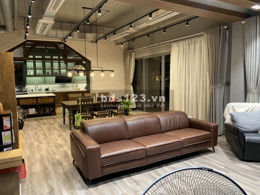 Cần bán căn hộ sân vườn giá 28.5 tỷ, cc Đảo Kim Cường, 3 pn, dt 100m2, lh 0937835266